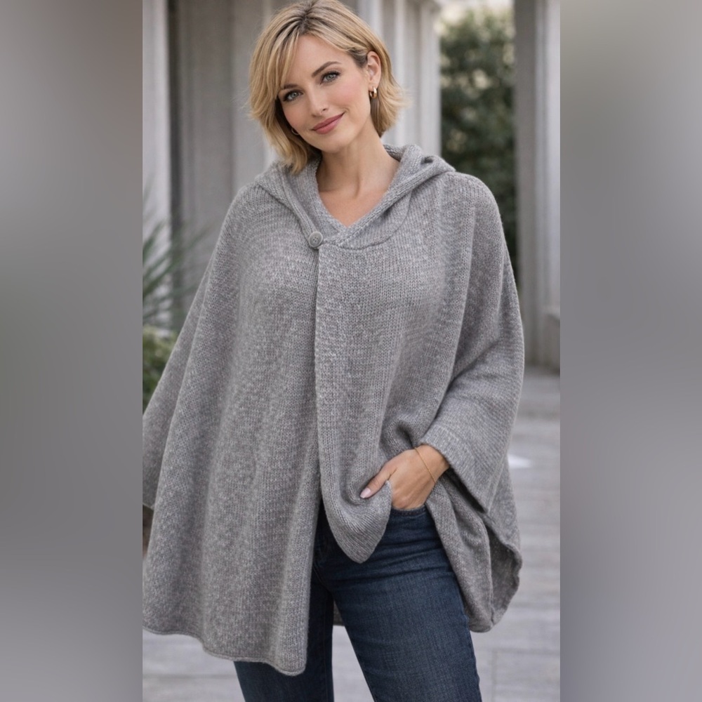 Aritzia TNA Cashmere Blend Gray Hooded Knit Cape Poncho - Oversized